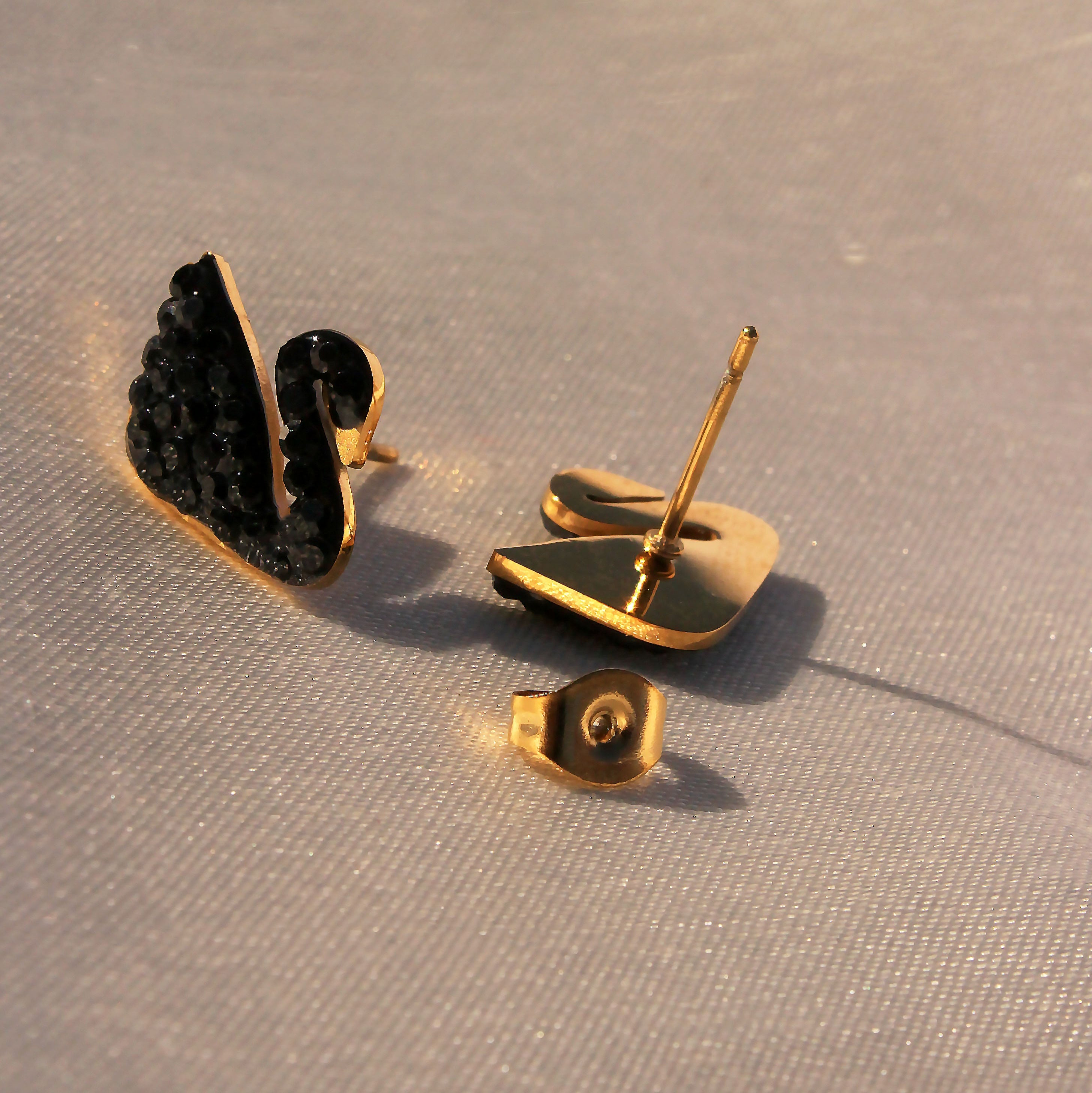 Korean Black sawan minimal earring